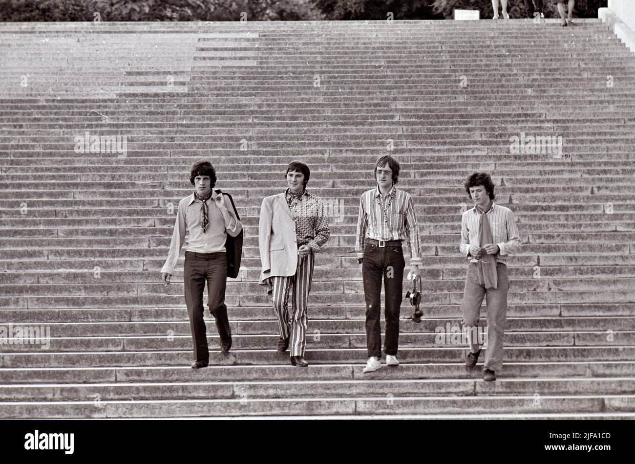 GROUPE rock TRAFFIC UK en visite à Paris en juillet 1967 avec Stevie Winwood à droite Banque D'Images