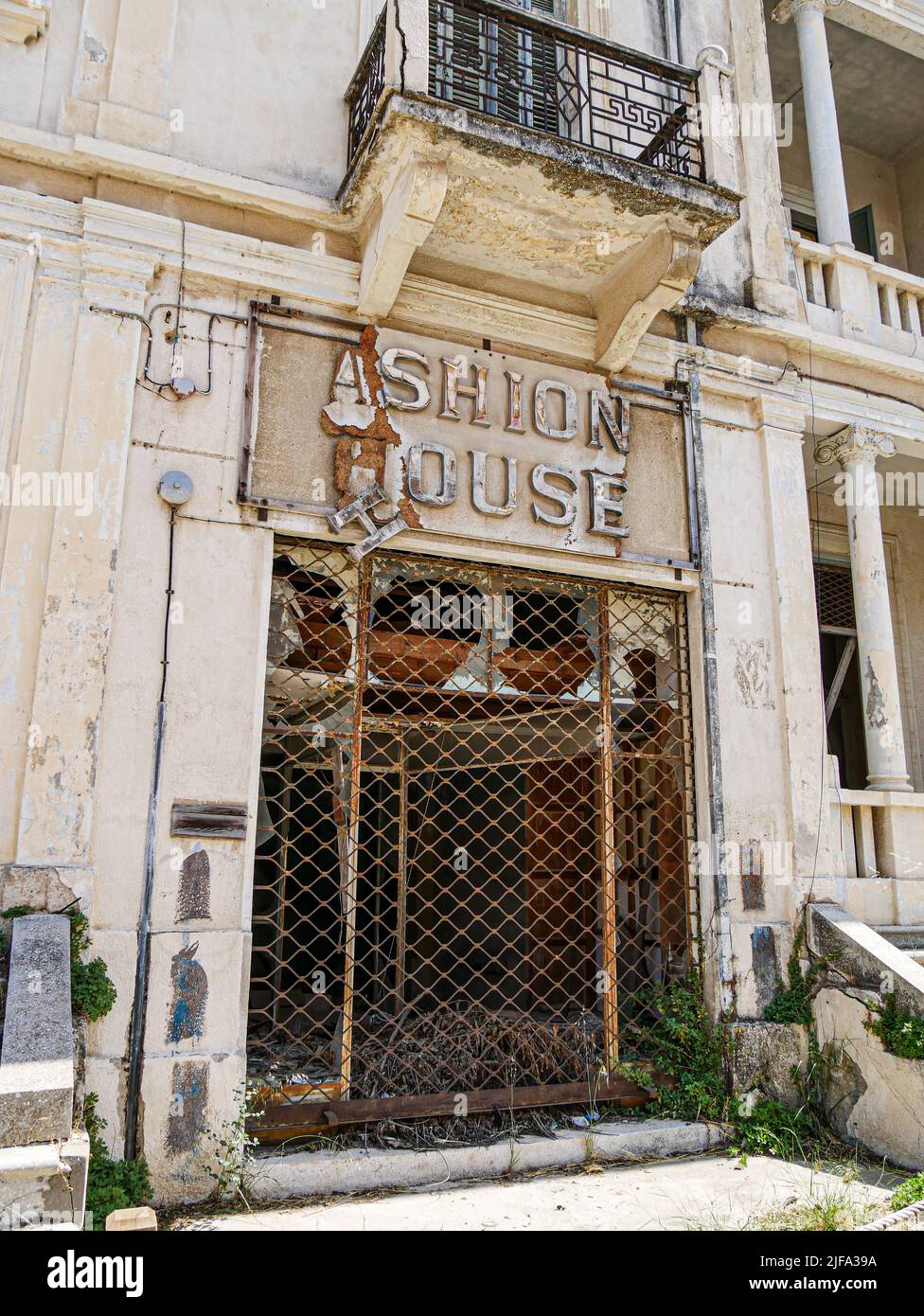 Fantôme abandonné ville de Varosha (Famagusta) dans le nord de Chypre - Maison de la mode Banque D'Images