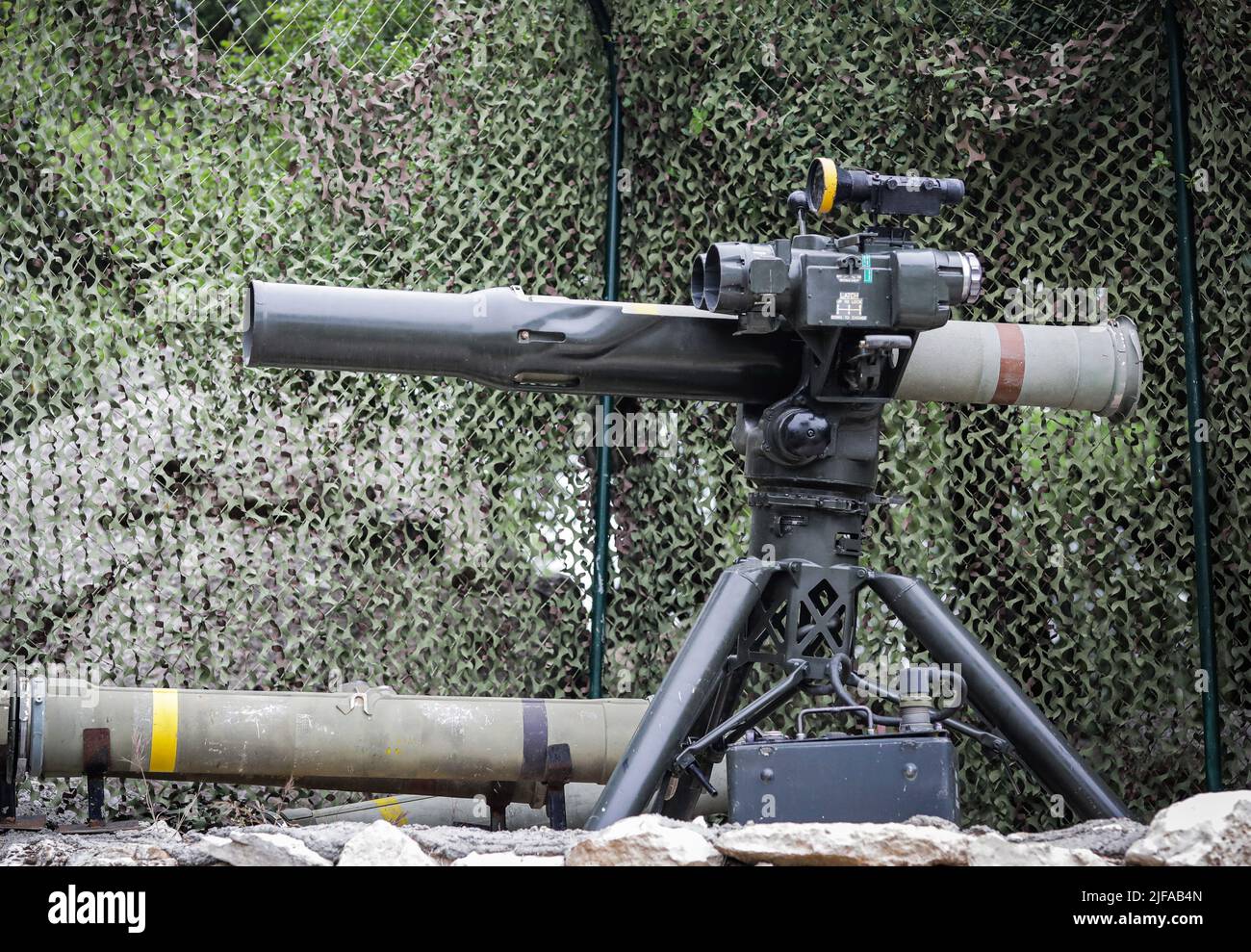 Mleeta, Liban. 14th juin 2022. Les armes utilisées par le Hezbollah sont exposées au Musée de la résistance, une vitrine construite par le groupe de milices Hezbollah qui contrôle de larges portions du sud du Liban. Le musée se trouve au sommet de la colline à environ 90 kilomètres de la frontière avec Israël. (Photo par Nidal Alwaheidi/SOPA Images/Sipa USA) crédit: SIPA USA/Alay Live News Banque D'Images