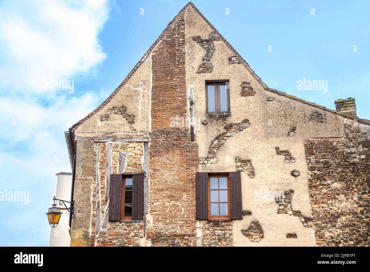 Photo des bâtiments médiévaux typiques d'un village français, bergerac, dans l'après-midi. Bergerac est une sous-préfecture du département de la Dordogne, dans le Banque D'Images