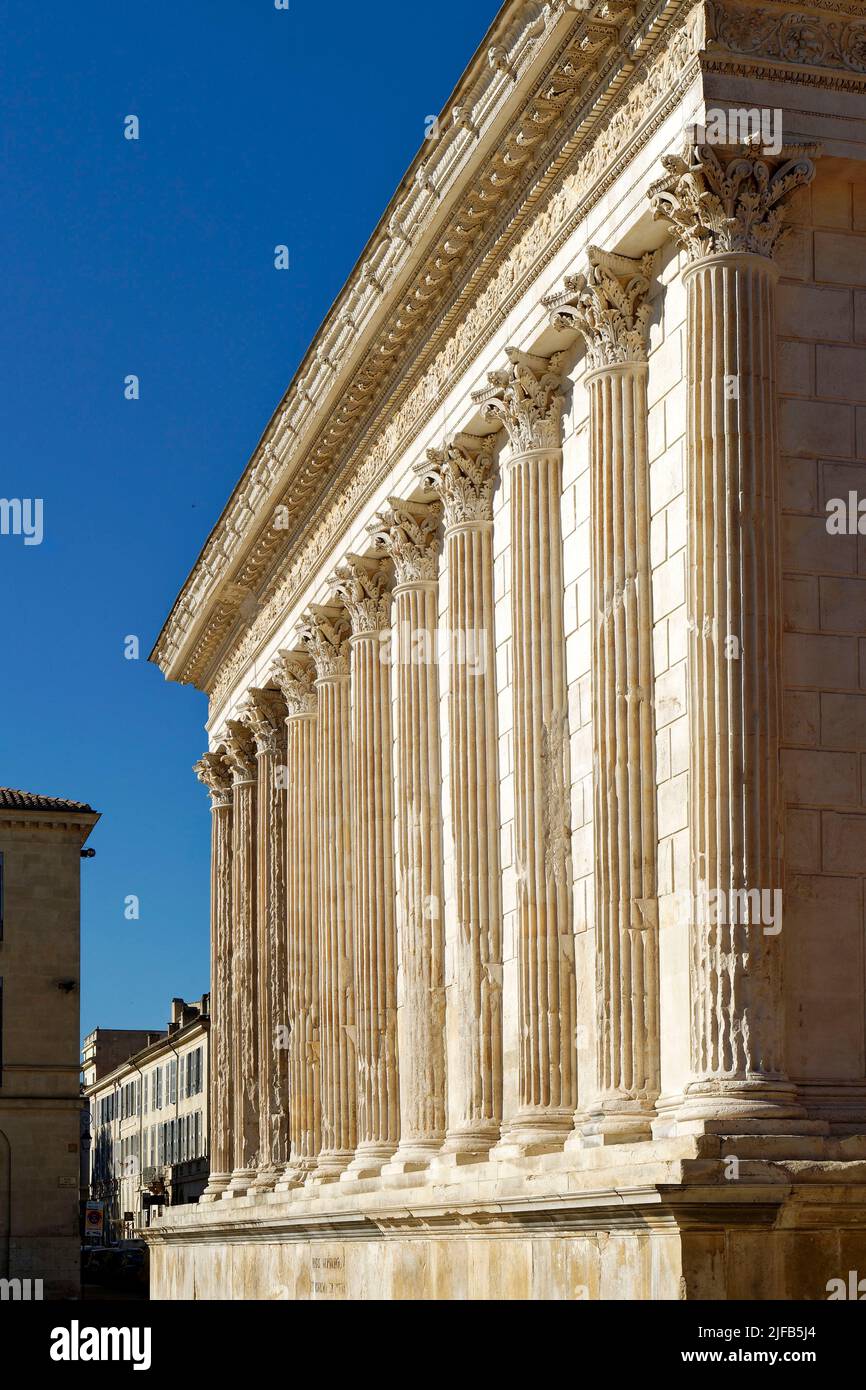 La France, Gard, Nîmes, maison carrée, ancien temple romain du 1er siècle avant J.-C., musée d'Art Contemporain Banque D'Images
