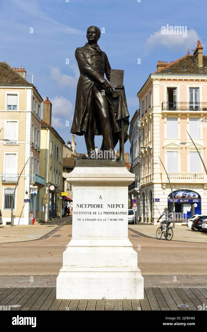 France, Saône et Loire, Chalon sur Saône, statue de Nicephore Niepce, inventeur de la photographie Banque D'Images