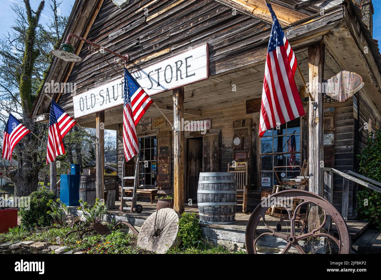 La boutique de souvenirs et le musée historique de l'Old Sautee Store se trouvent à Sautee Nacoochee, près de Helen, en Géorgie, dans un magasin général datant de 19th ans. (ÉTATS-UNIS) Banque D'Images