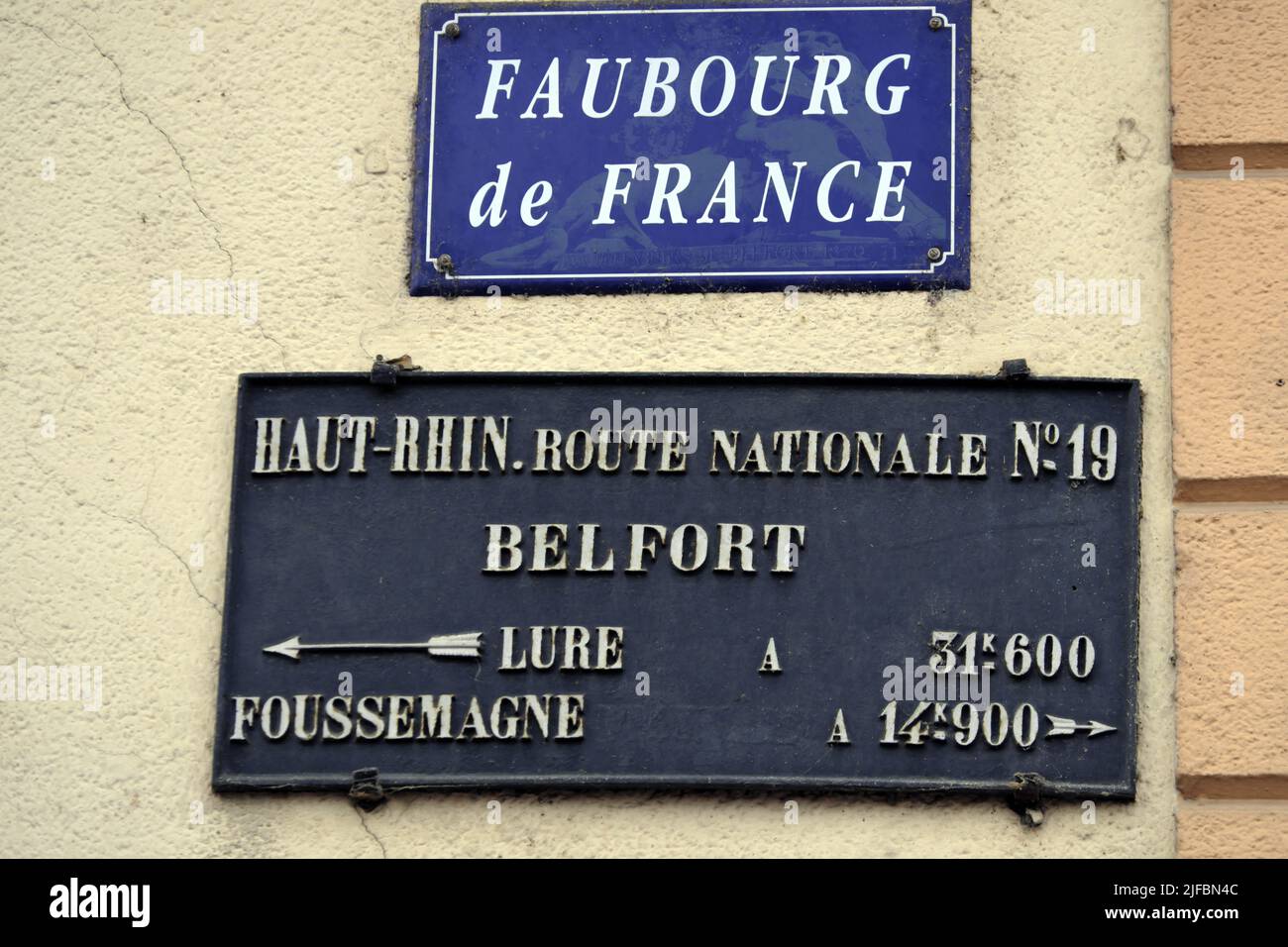 France, territoire de Belfort, Belfort, place Corbis, ancienne plaque indicatrice en fonte, Belfort Haut Rhin, mi-19th siècle Banque D'Images