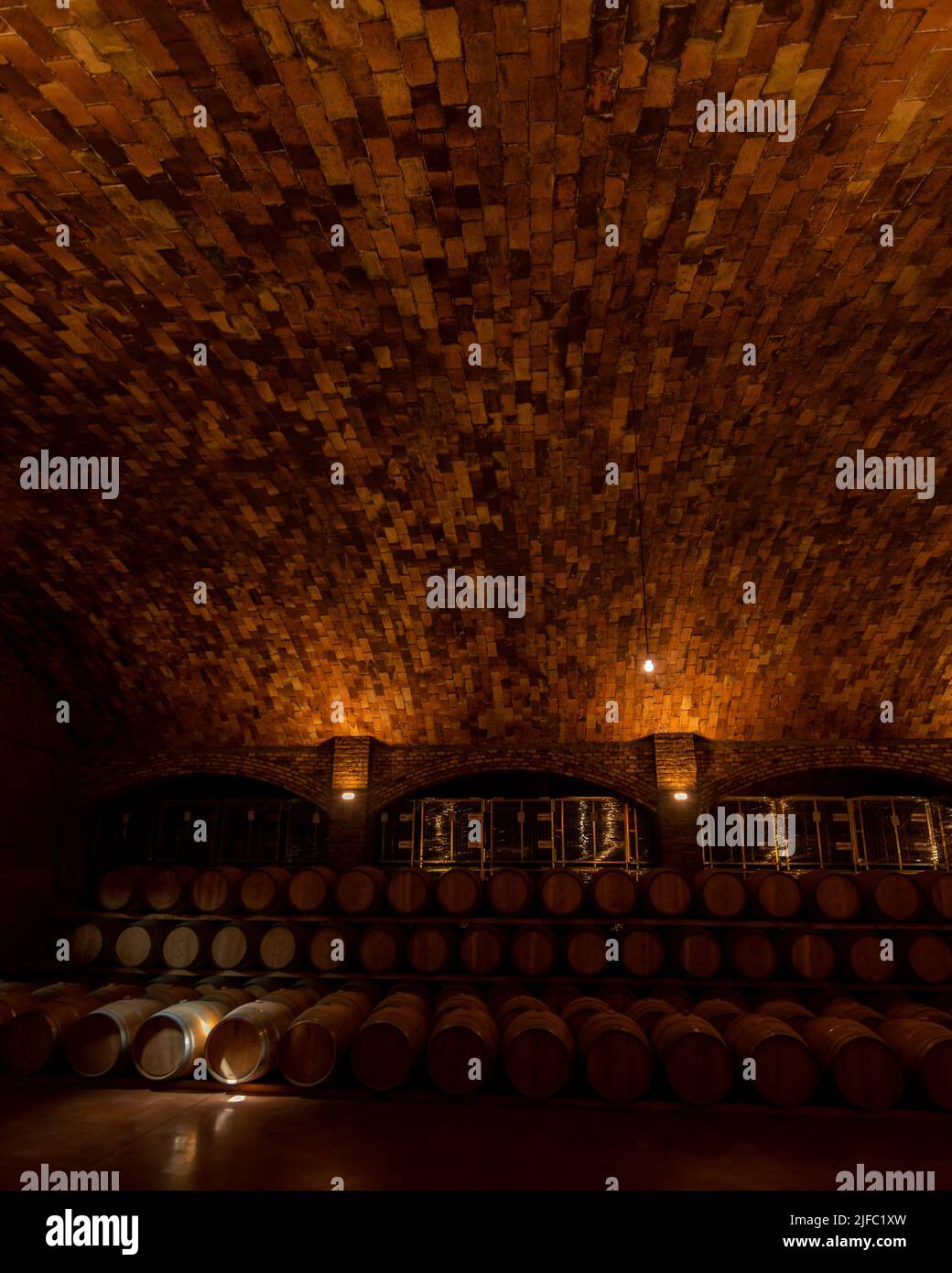 toit en brique avec voûte d'une cave à vin, ancienne construction, image horizontale Banque D'Images