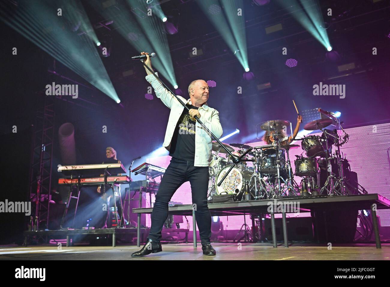Munich, Allemagne. 01st juillet 2022. Jim KERR. Des esprits simples en concert au Festival d'été de Tollwood 2022 sur 1 juillet 2022. En direct, concert, scène, crédit: dpa/Alamy Live News Banque D'Images