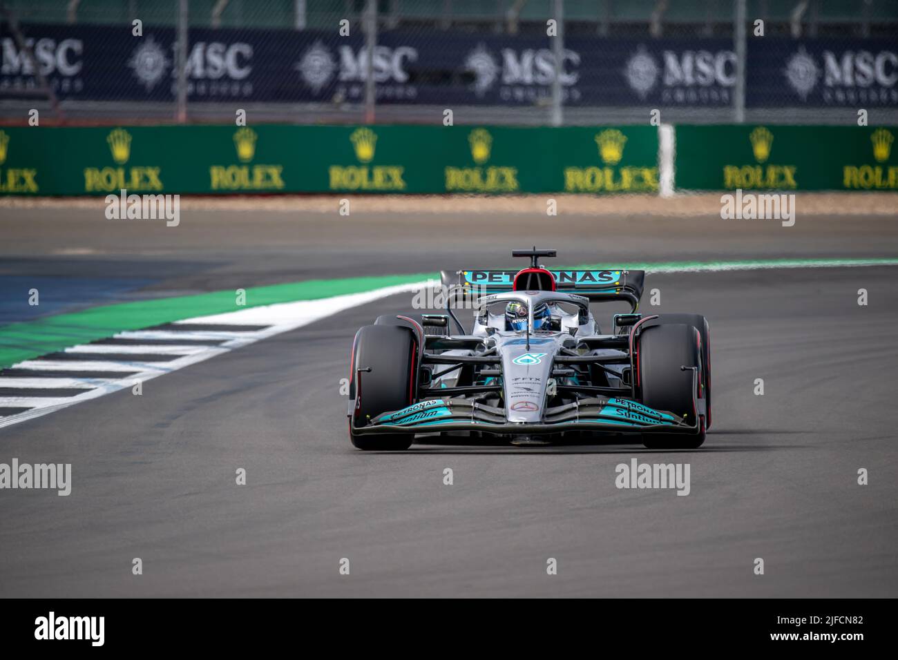 Silverstone, Royaume-Uni, 01st juillet 2022, George Russell, du Royaume-Uni, concurrence pour Mercedes AMG . Pratique, partie 10 du championnat de Formule 1 2022. Crédit : Michael Potts/Alay Live News Banque D'Images