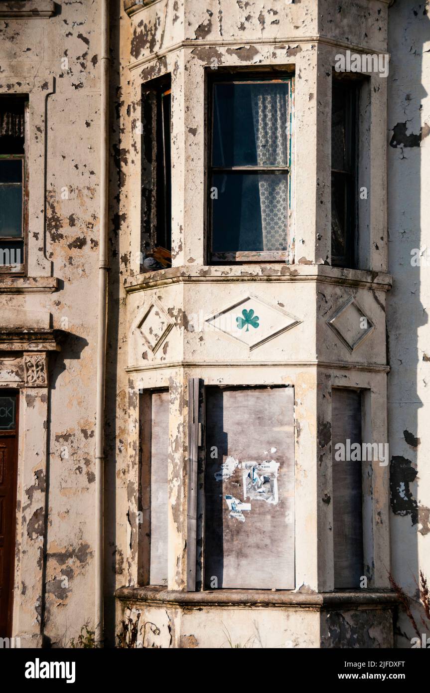 Maison de ville victorienne en bord de mer à Portrush, Irlande du Nord. Banque D'Images