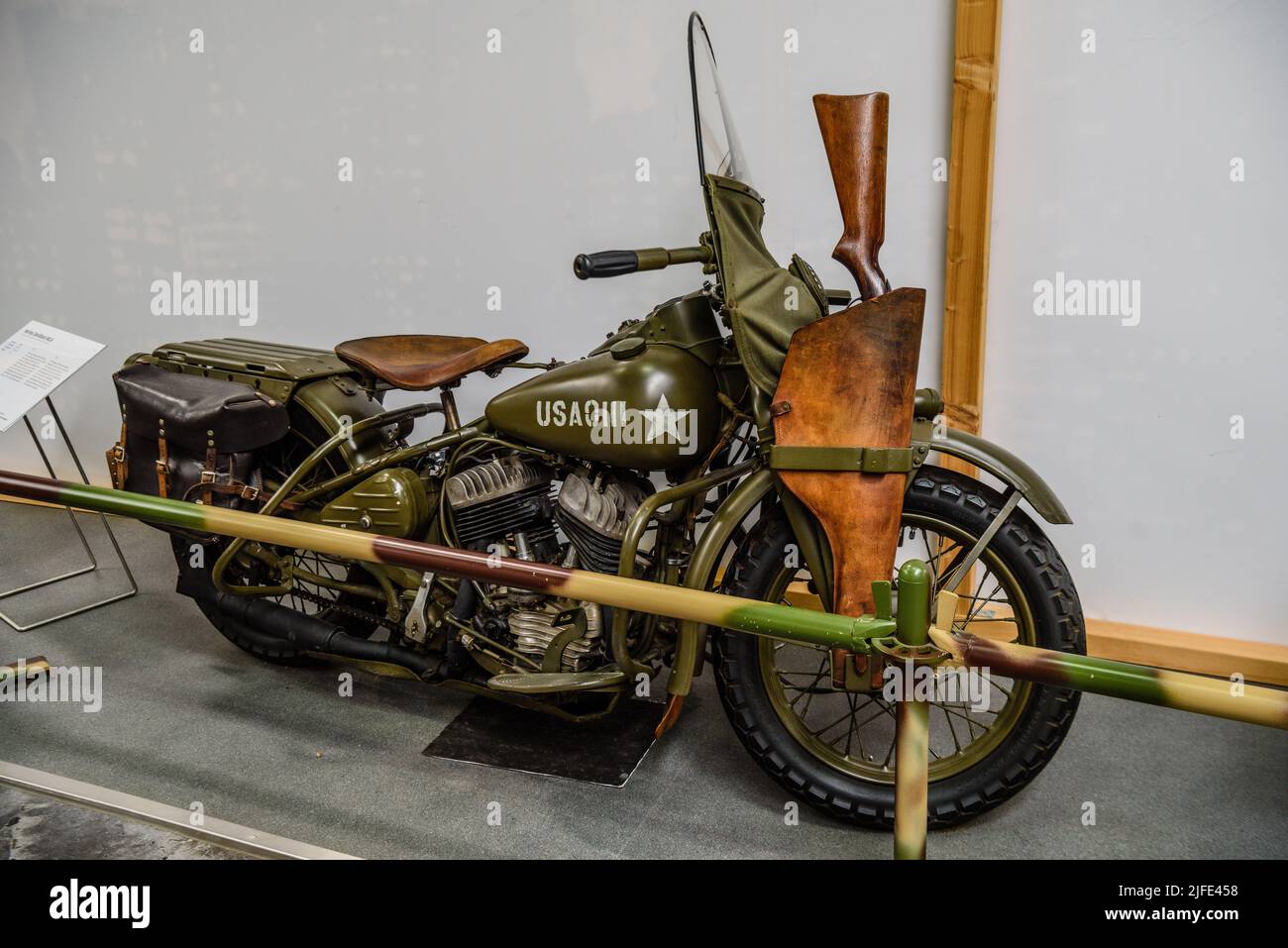 SINSHEIM, ALLEMAGNE - MAI 2022: Militaire kaki moto Harley Davidson WLA 1940 25ps Banque D'Images