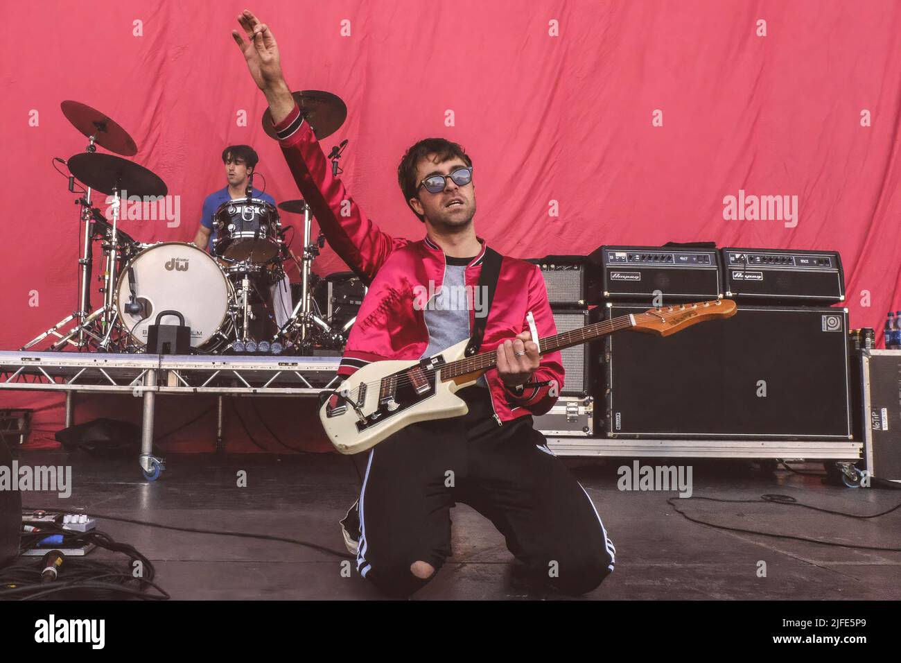 Justin James Hayward Young du groupe The Vaccines se produit sur scène au festival Popaganda à Stockholm, en Suède. (Photo de Valeria Magri / SOPA Images / Sipa USA) Banque D'Images