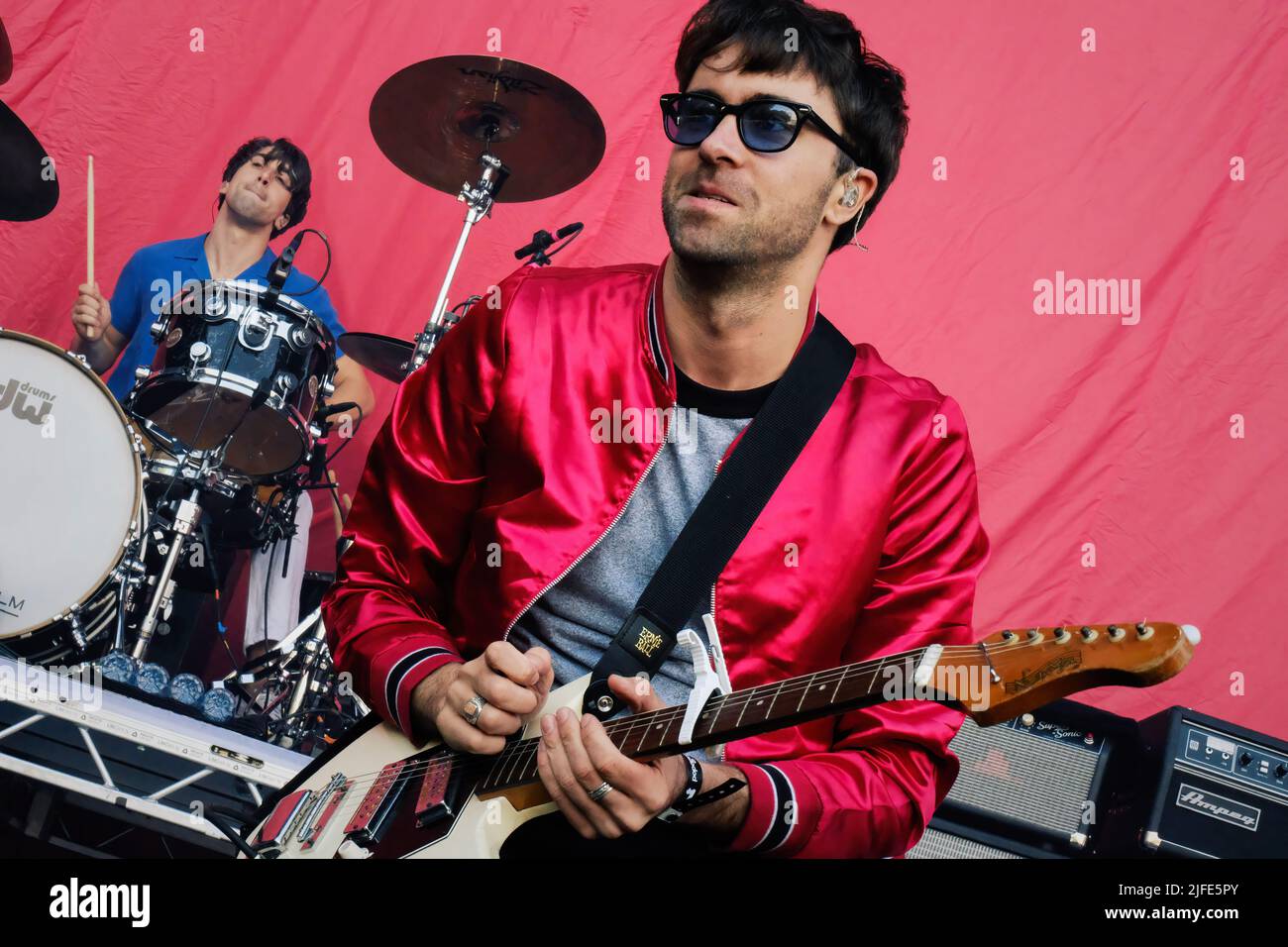 Justin James Hayward Young du groupe The Vaccines se produit sur scène au festival Popaganda à Stockholm, en Suède. (Photo de Valeria Magri / SOPA Images / Sipa USA) Banque D'Images