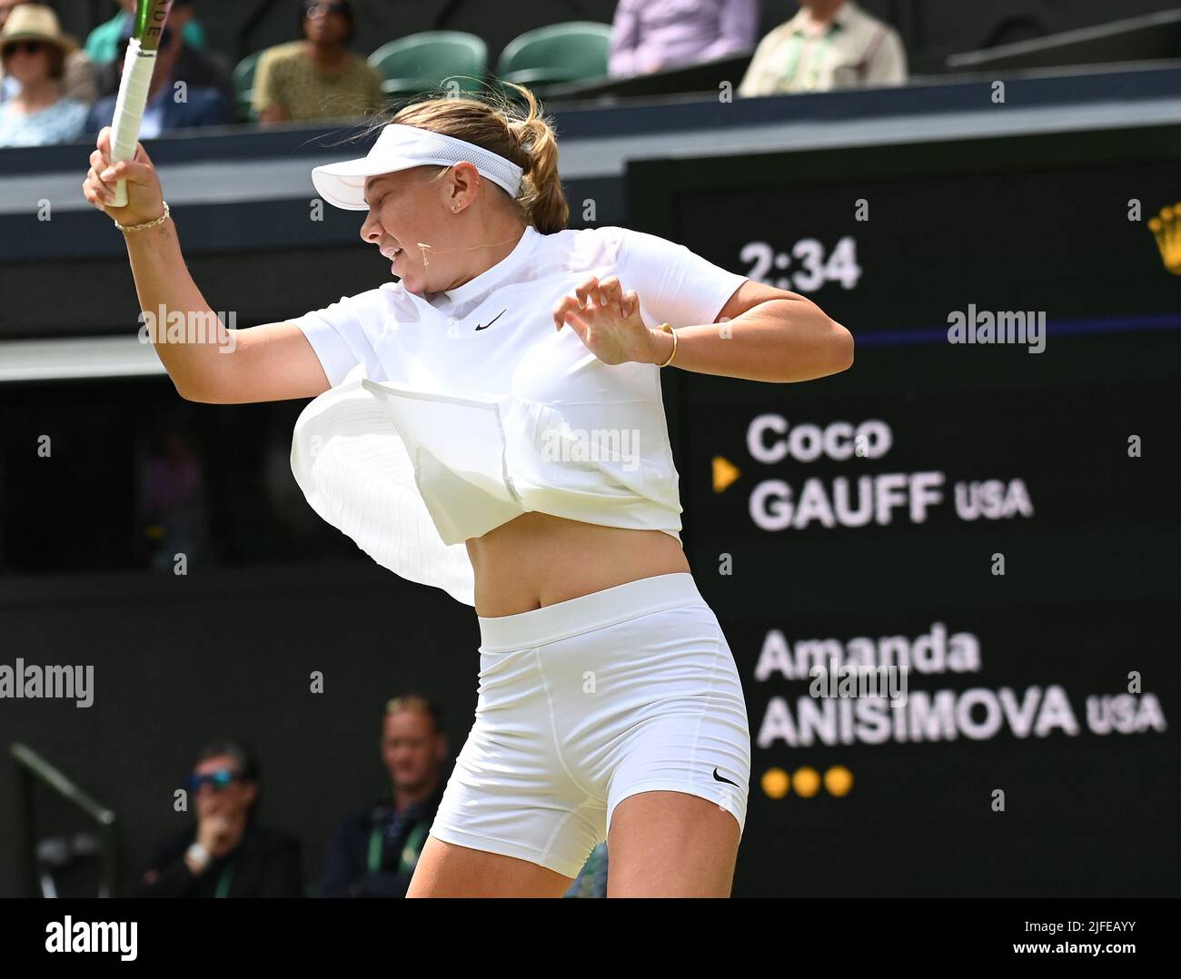 Londres, GBR. 02nd juillet 2022. London Wimbledon Championships Day 6 02/07/2022 Amanda Anisiomova (Etats-Unis) remporte le troisième match en battant Coco Gauff crédit: Roger Parker/Alay Live News Banque D'Images