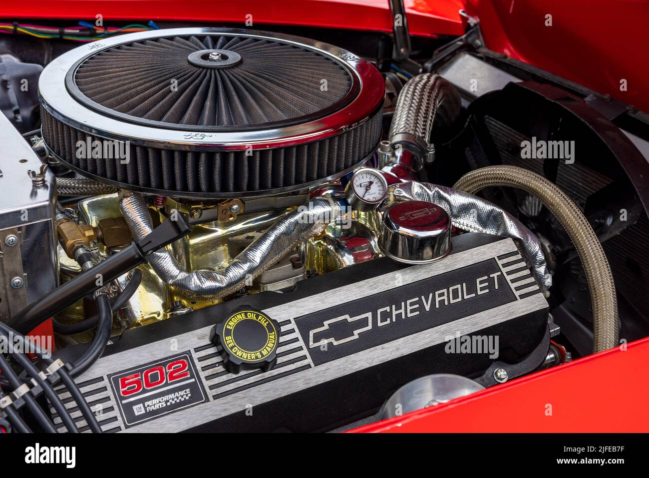 La Corvette 1968 de Chevrolet « VBJ 113F » exposée au Scramble de juin qui s'est tenu au Bicester Heritage Centre le 19th juin 2022 Banque D'Images