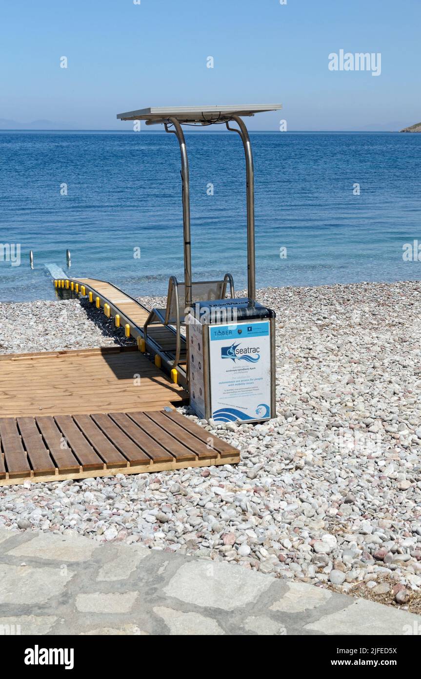 Aide à la mobilité de Seatrac pour les nageurs qui entrent dans la mer Banque D'Images