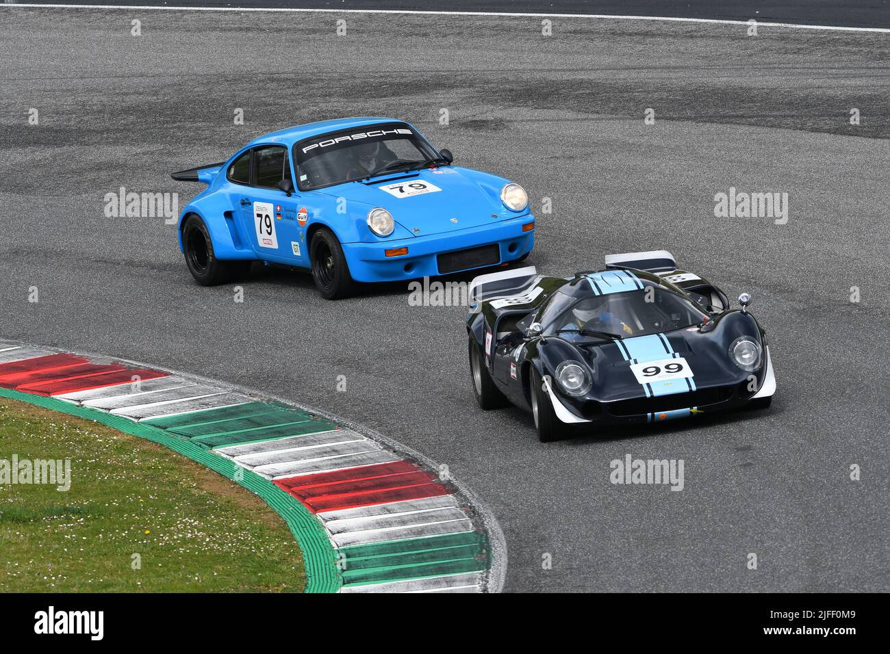 Scarperia, 3 avril 2022: Lola T70 Mk III année 1969 en action pendant Mugello Classic 2022 au circuit Mugello en Italie. Banque D'Images