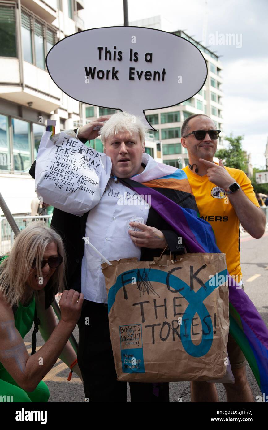 Gay Pride March - Boris Johnson parody - 2 juillet 2022, Londres, Royaume-Uni Banque D'Images