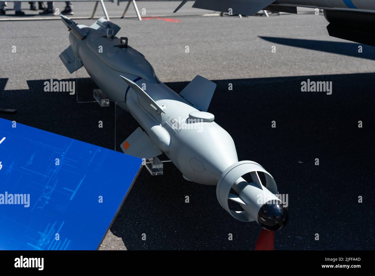 BERLIN, ALLEMAGNE - 23 JUIN 2022 : bombes guidées au laser Paveway IV Exposition ILA Berlin Air Show 2022 Banque D'Images