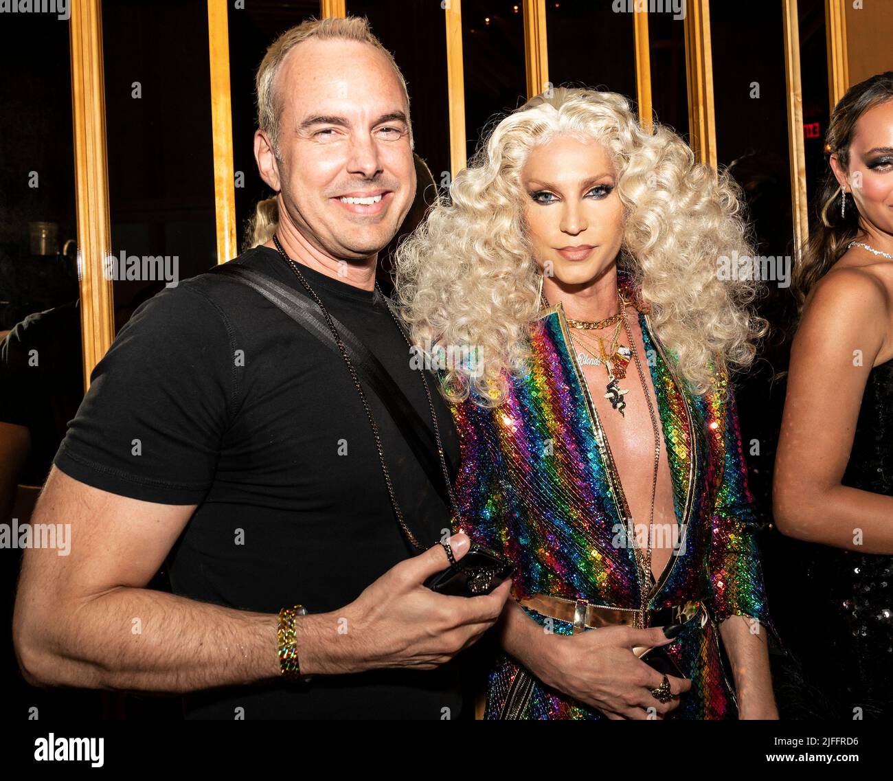 25 juin 2022, New York, New York, États-Unis : David Blond et Philippe Blond assistent à l'événement caritatif Xe Motorola Razr Pride au sommet de la norme (image de crédit : © Lev Radin/Pacific Press via ZUMA Press Wire) Banque D'Images