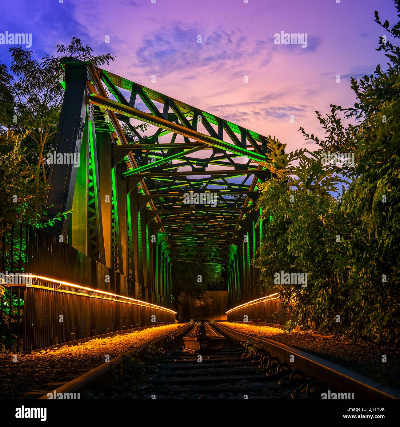 Le Upper Bukit Timah Old Singapore-Malaysian Railway Truss Bridge à côté du Rail Mall. Banque D'Images