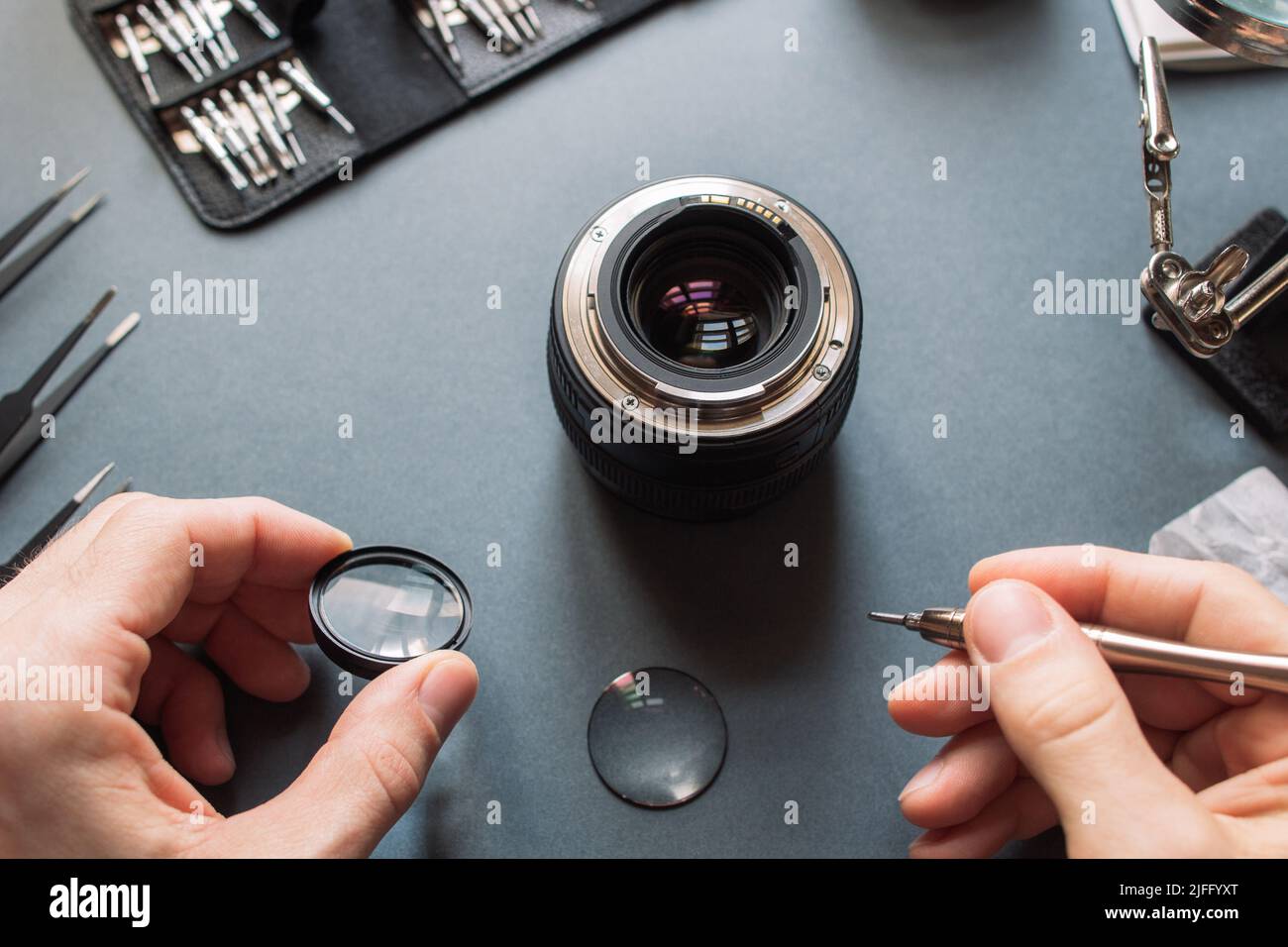 Kit de réparation d'objectif pour appareil photo. Maintenance des ingénieurs Banque D'Images