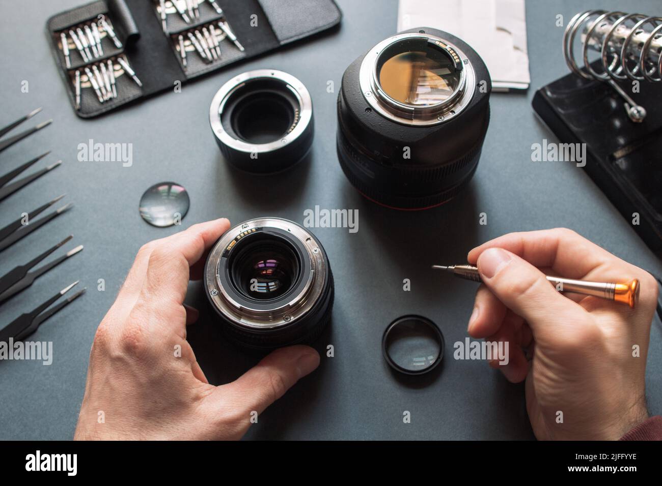 Kit de réparation d'objectif pour appareil photo. Maintenance des ingénieurs Banque D'Images
