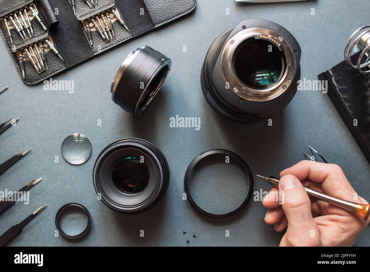 Kit de réparation d'objectif pour appareil photo. Maintenance des ingénieurs Banque D'Images