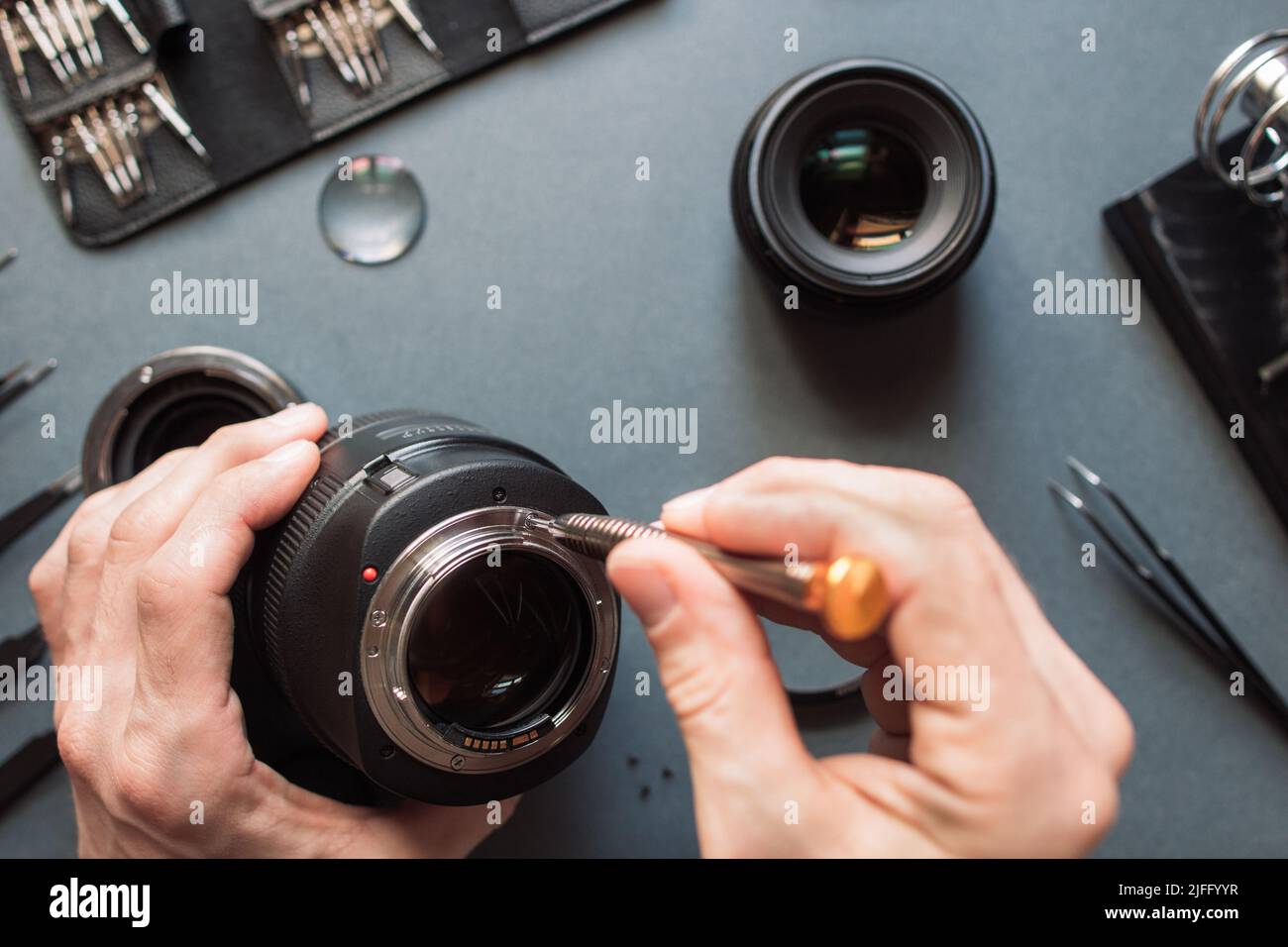 Kit de réparation d'objectif pour appareil photo. Maintenance des ingénieurs Banque D'Images