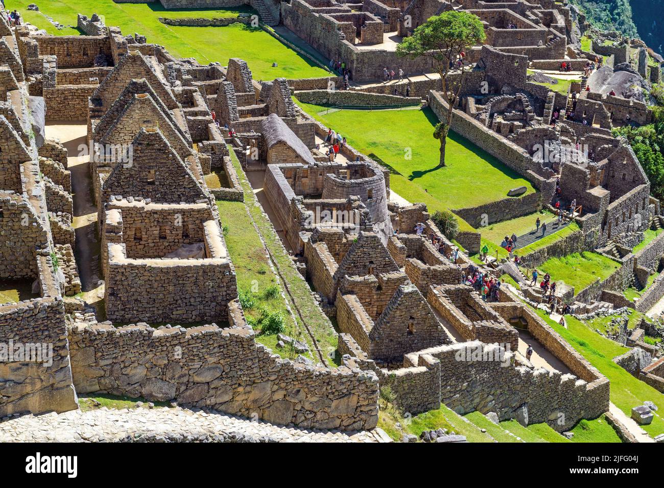 Gros plan de l'architecture du Machu Picchu avec temple du soleil, sanctuaire historique du Machu Picchu, Cusco, Pérou. Banque D'Images