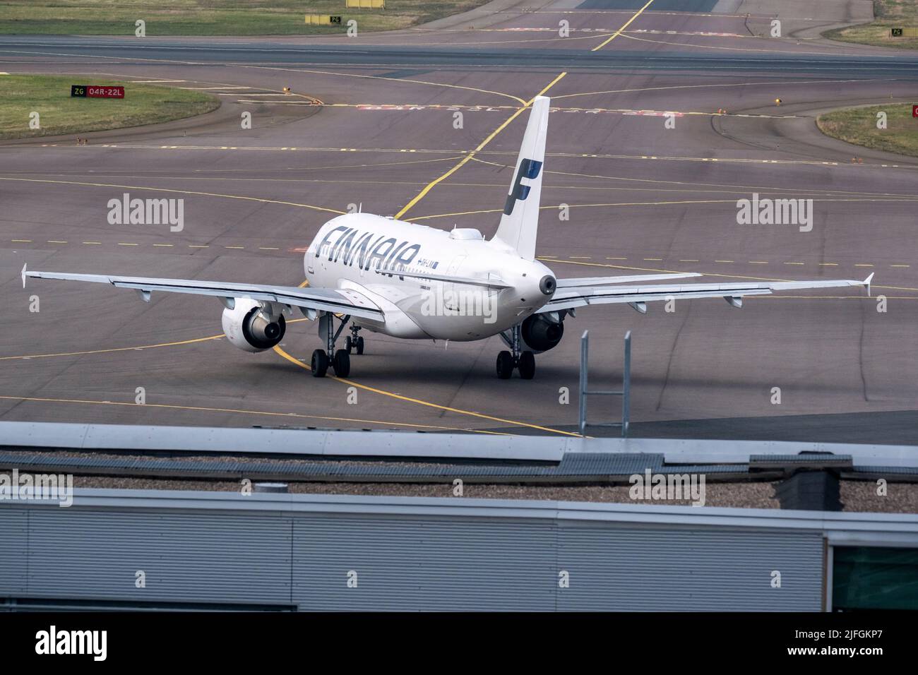 Helsinki / Finlande - 2 JUILLET 2022 : Airbus A319 avec enregistrement OH-LVK, opéré par Finnair, au départ de l'aéroport d'Helsinki Banque D'Images