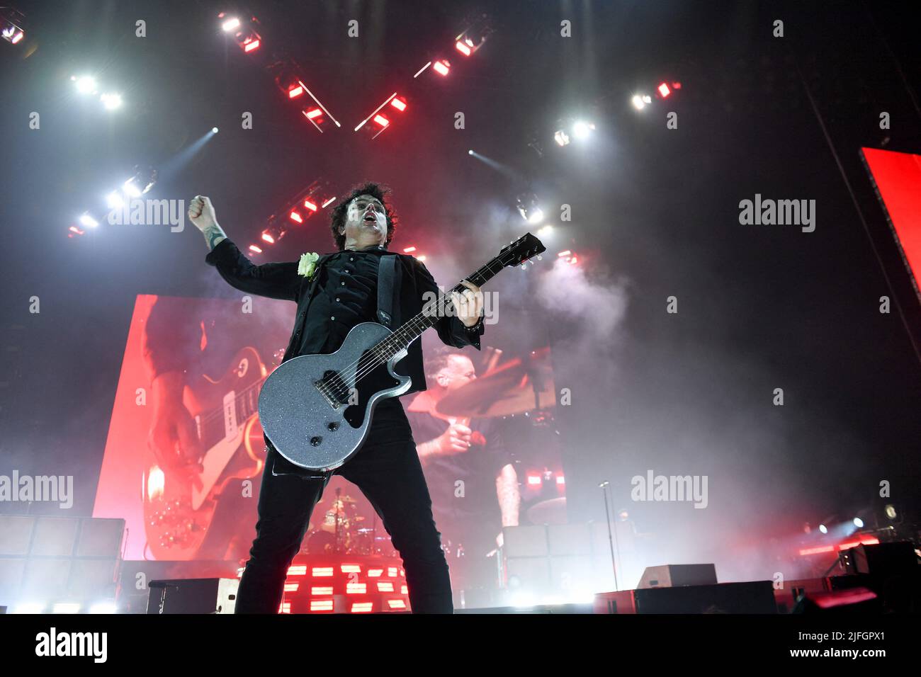 Billie Joe Armstrong, la fête verte se produit lors de la méga Tour de Hella - arène de Paris la Défense à Paris, en France, sur 2 juillet 2022. Photo de Christophe Meng/ABACAPRESS.COM Banque D'Images