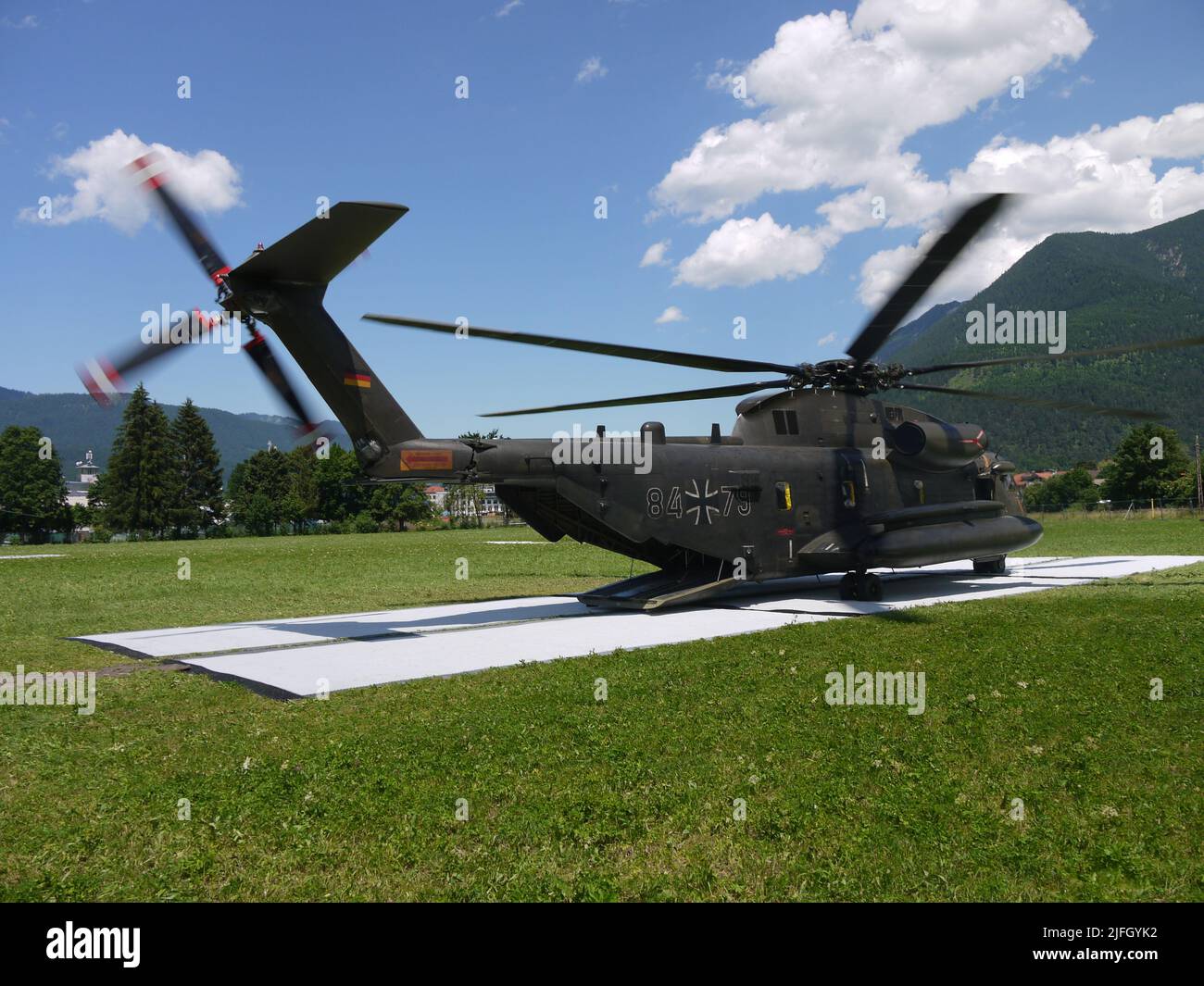 Un hélicoptère Sikorsky de l'armée allemande pendant le 2022 G7 à Elmau Banque D'Images