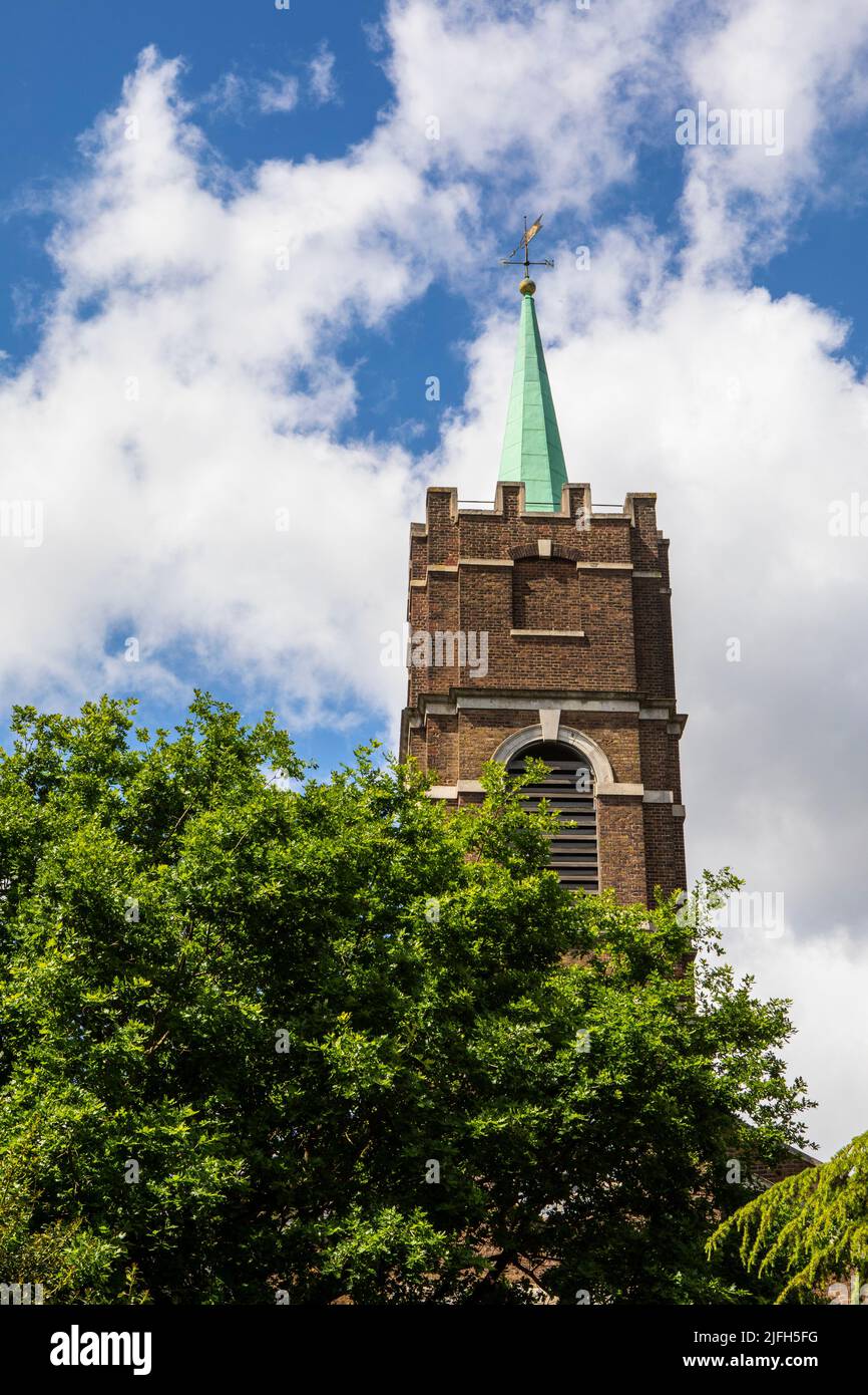 La tour de St. John-at-Hampstead, dans le quartier riche de Hampstead à Londres, Royaume-Uni. Banque D'Images