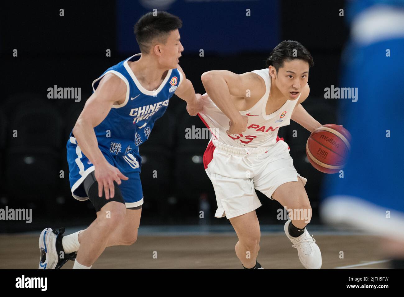 Yuki Kawamura (R) de l'équipe japonaise de basket-ball vu en action lors de  la coupe du monde 2023 de la FIBA qualification Group B Window 3 jeu entre  le Taipei chinois et