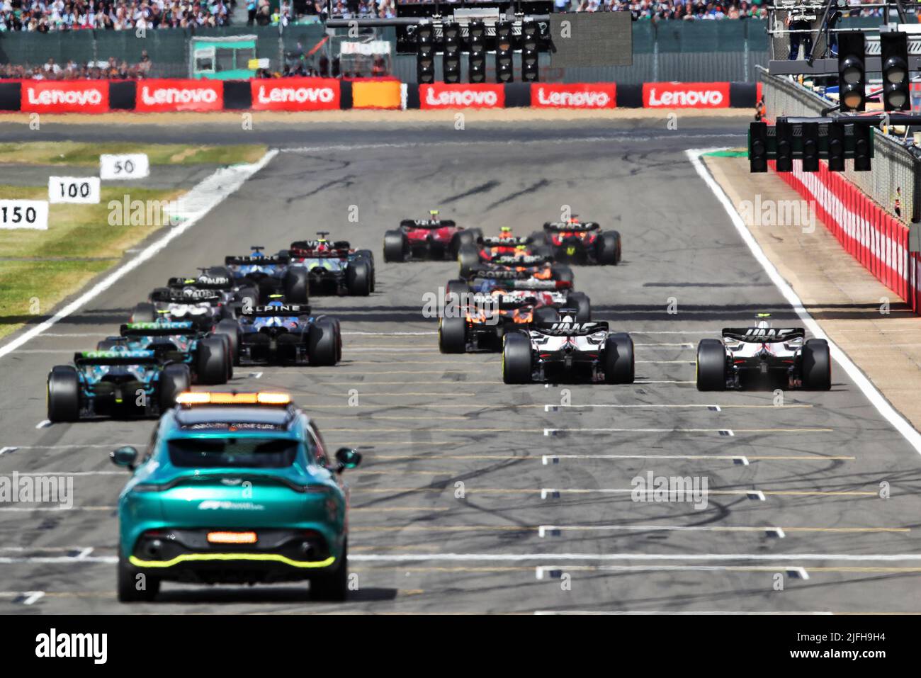 Silverstone, Royaume-Uni. 03rd juillet 2022. Le redémarrage de la course. Grand Prix de Grande-Bretagne, dimanche 3rd juillet 2022. Silverstone, Angleterre. Crédit : James Moy/Alay Live News Banque D'Images