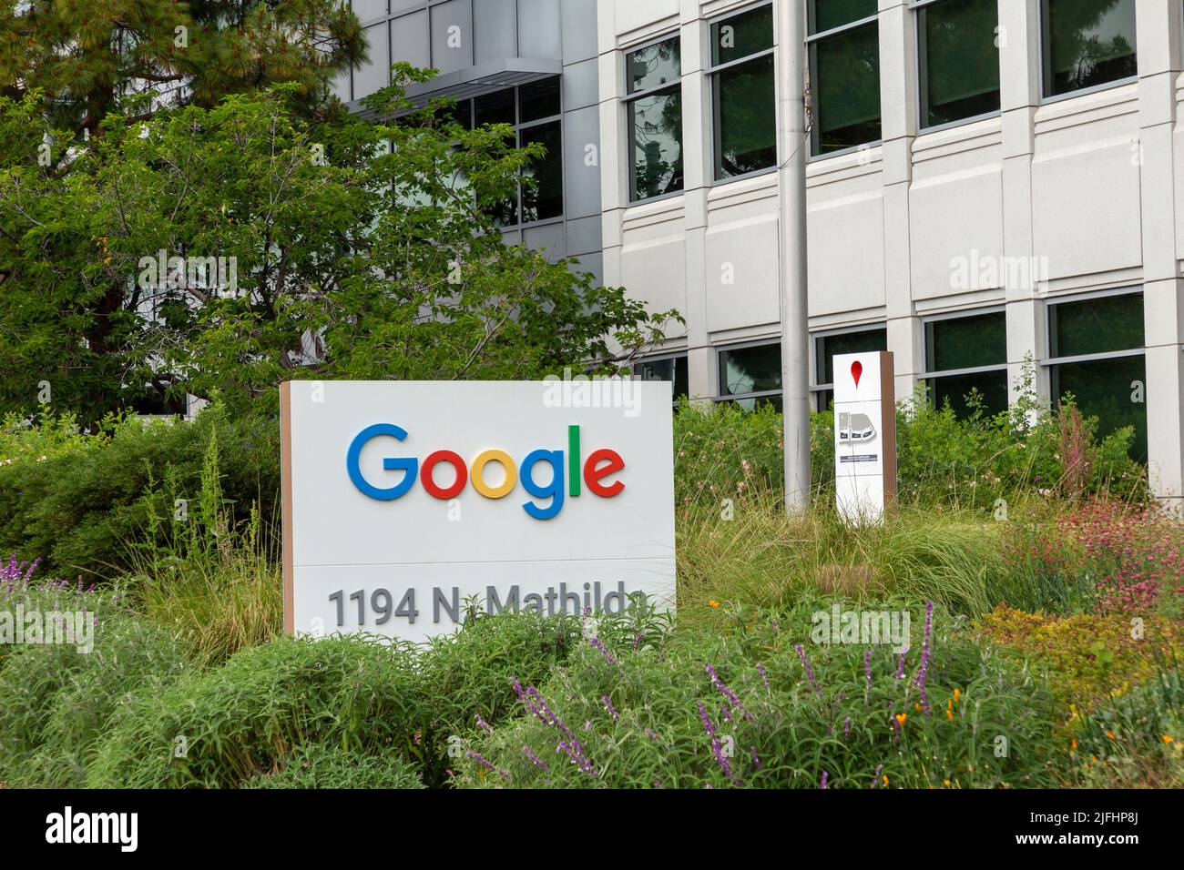 Sunnyvale, Californie, Etats-Unis - 5 juin 2022: Le signe de nuage de Google est affiché sur le campus de Google dans la Silicon Valley. Banque D'Images