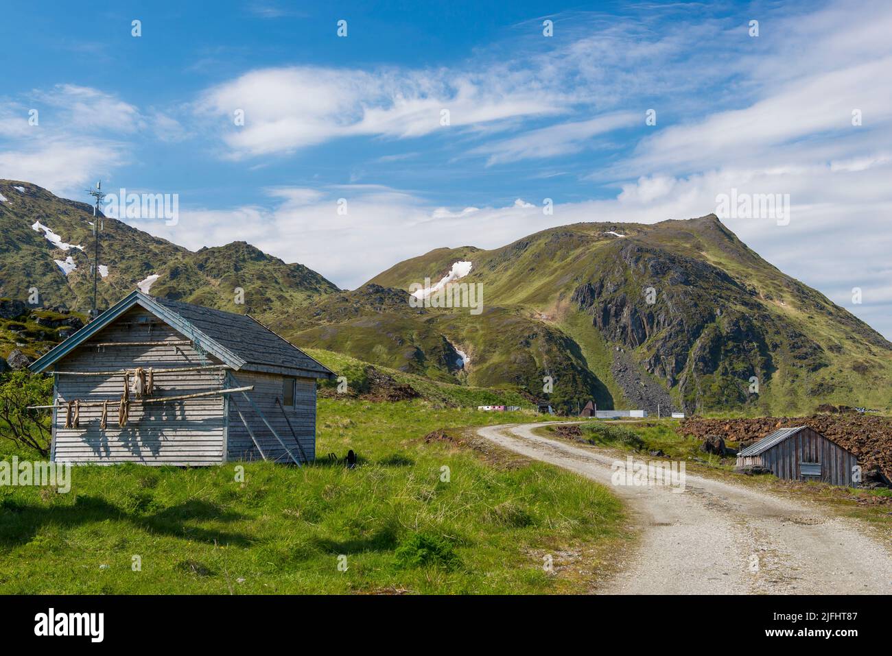 Honningsvag Nordkapp. Norvégien. 06.23.2015.salle de séchage pour la morue norvégienne dans le port de pêche de Honningsvag Banque D'Images