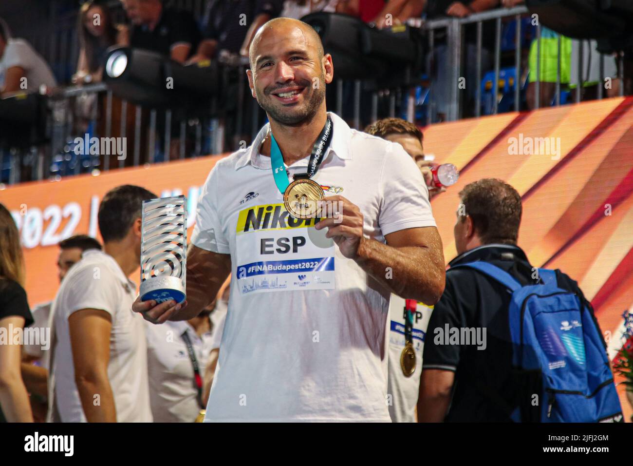 BUDAPEST, HONGRIE - JUILLET 3 : Felipe Perrone Rocha d'Espagne avec son meilleur joueur et sa médaille d'or lors des Championnats du monde de la FINA cérémonie de la Médaille de Budapest 2022 au complexe de natation Alfred Hajos sur 3 juillet 2022 à Budapest, Hongrie (photo par Albert Ten Hove/Orange Pictures) Banque D'Images
