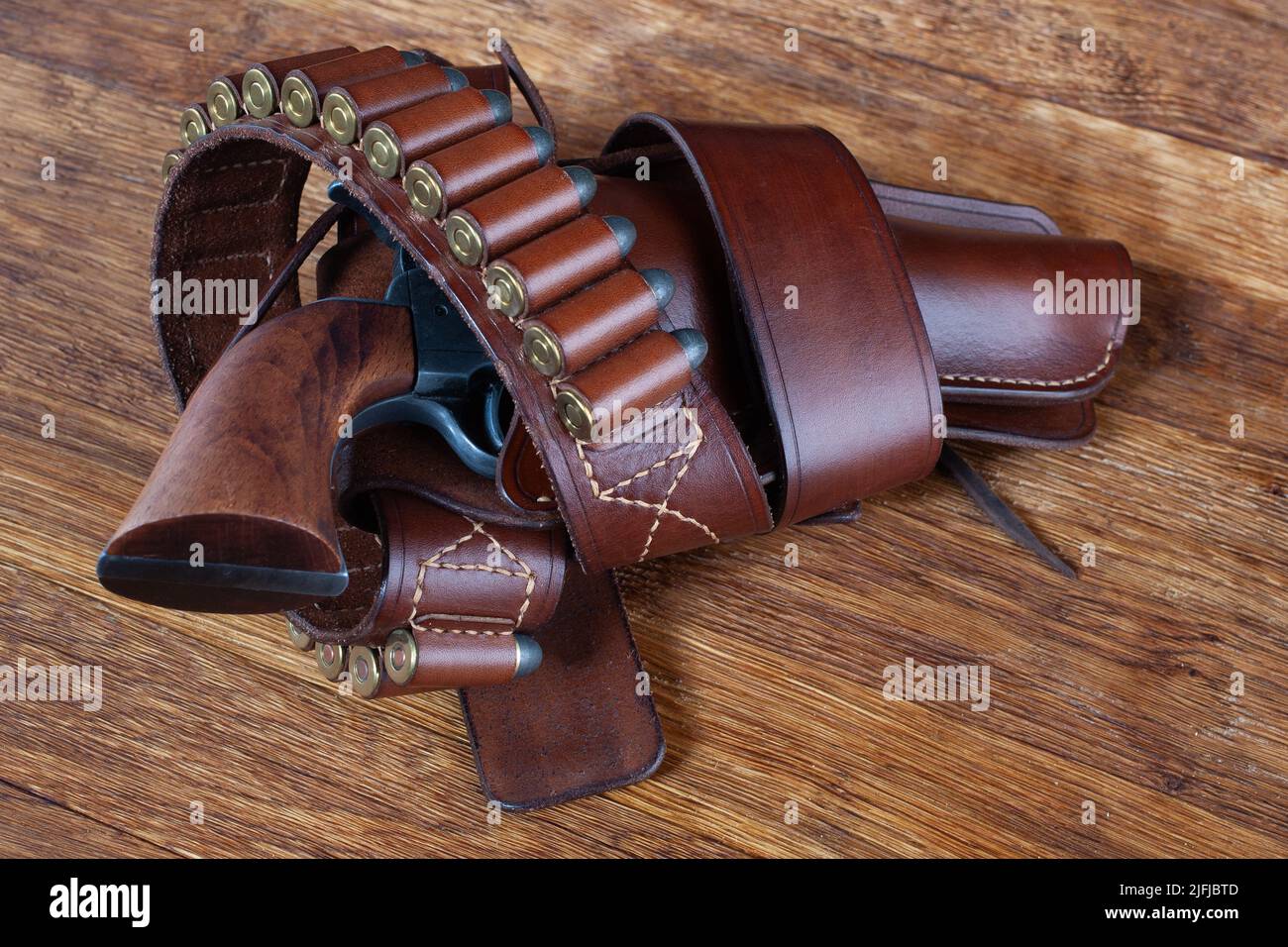 Denix colt frontier factice avec son étui en cuir - Reproductions de