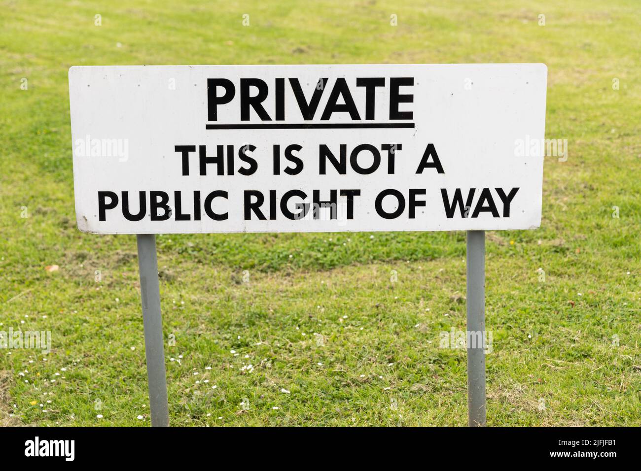 Un panneau portant la mention « privé : ce n'est pas un droit de passage public » Banque D'Images