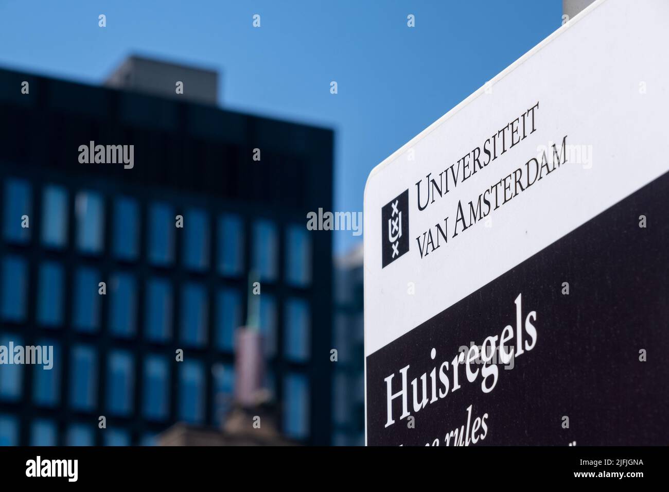 Amsterdam, pays-Bas - 23 juin 2022 : panneau de l'Université d'Amsterdam Banque D'Images