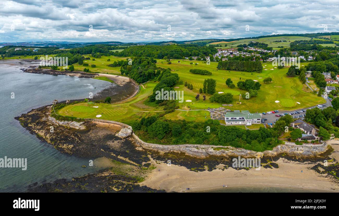 Vue aérienne depuis drone du club de golf Aberdour à Fife, en Écosse, au Royaume-Uni Banque D'Images