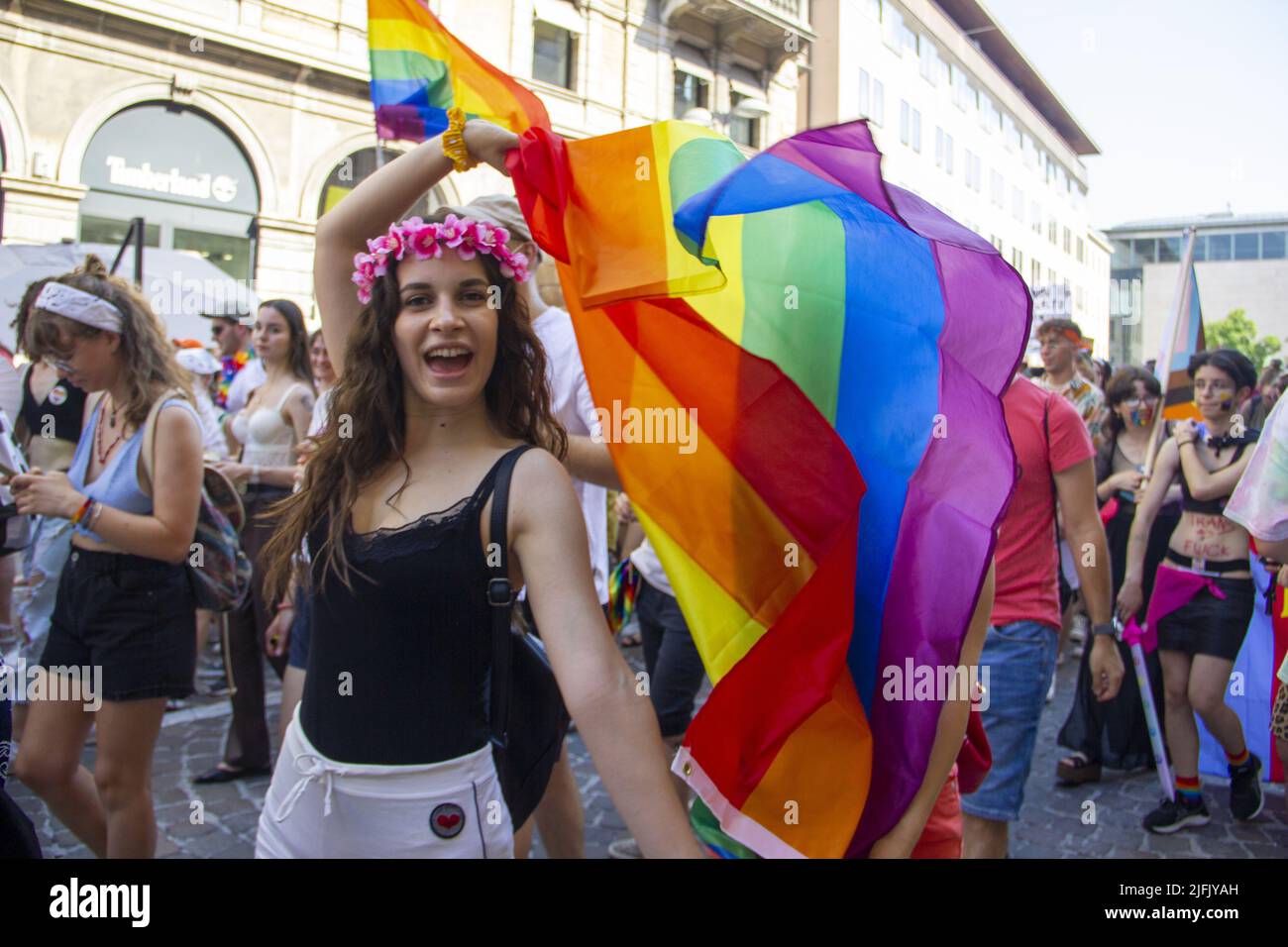 Padoue, Italie. 03rd juillet 2022. Padova Pride 2022 - Corpi à Rivolta 3 Luglio 2022Corpi à Rivolta - Padoue Pride 2022. Dimanche 3 juillet un grand événement impliquant beaucoup de jeunes. À la tête de la procession, le député italien Alessandro Zan, auteur du projet de loi contre l'homotransphobie (photo de Mimmo Lamacchia/Pacific Press) crédit: Pacific Press Media production Corp./Alay Live News Banque D'Images
