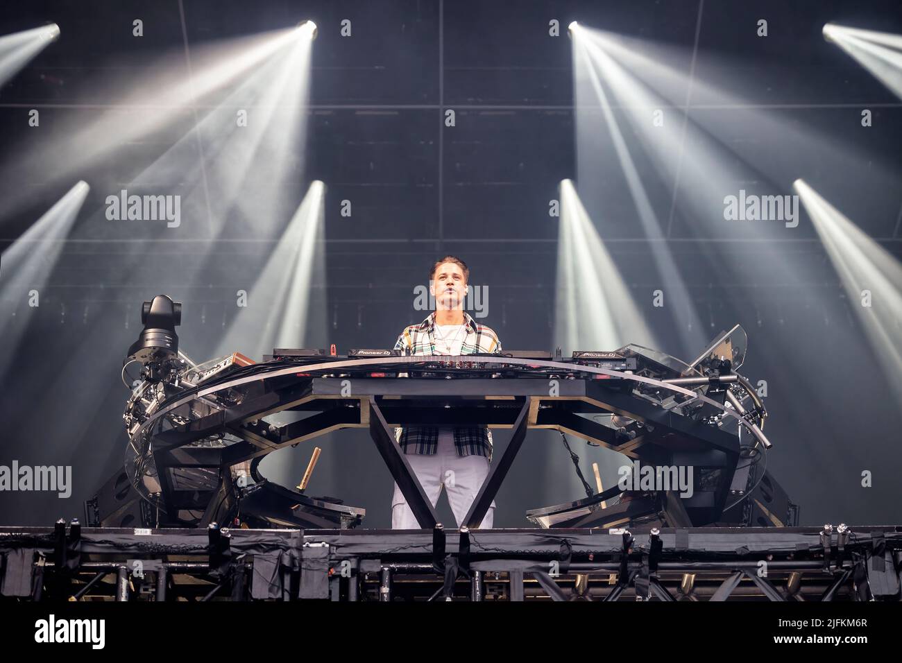 Oslo, Norvège. 02nd, juillet 2022. Le producteur, DJ et rébatteur norvégien KYGO présente un spectacle en direct au stade Ullevaal d'Oslo. (Crédit photo: Gonzales photo - Terje Dokken). Banque D'Images