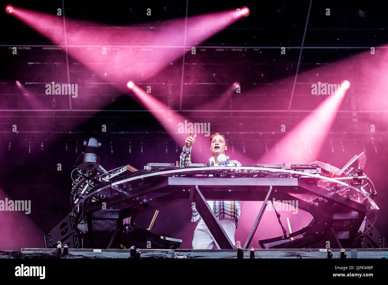Oslo, Norvège. 02nd, juillet 2022. Le producteur, DJ et rébatteur norvégien KYGO présente un spectacle en direct au stade Ullevaal d'Oslo. (Crédit photo: Gonzales photo - Terje Dokken). Banque D'Images