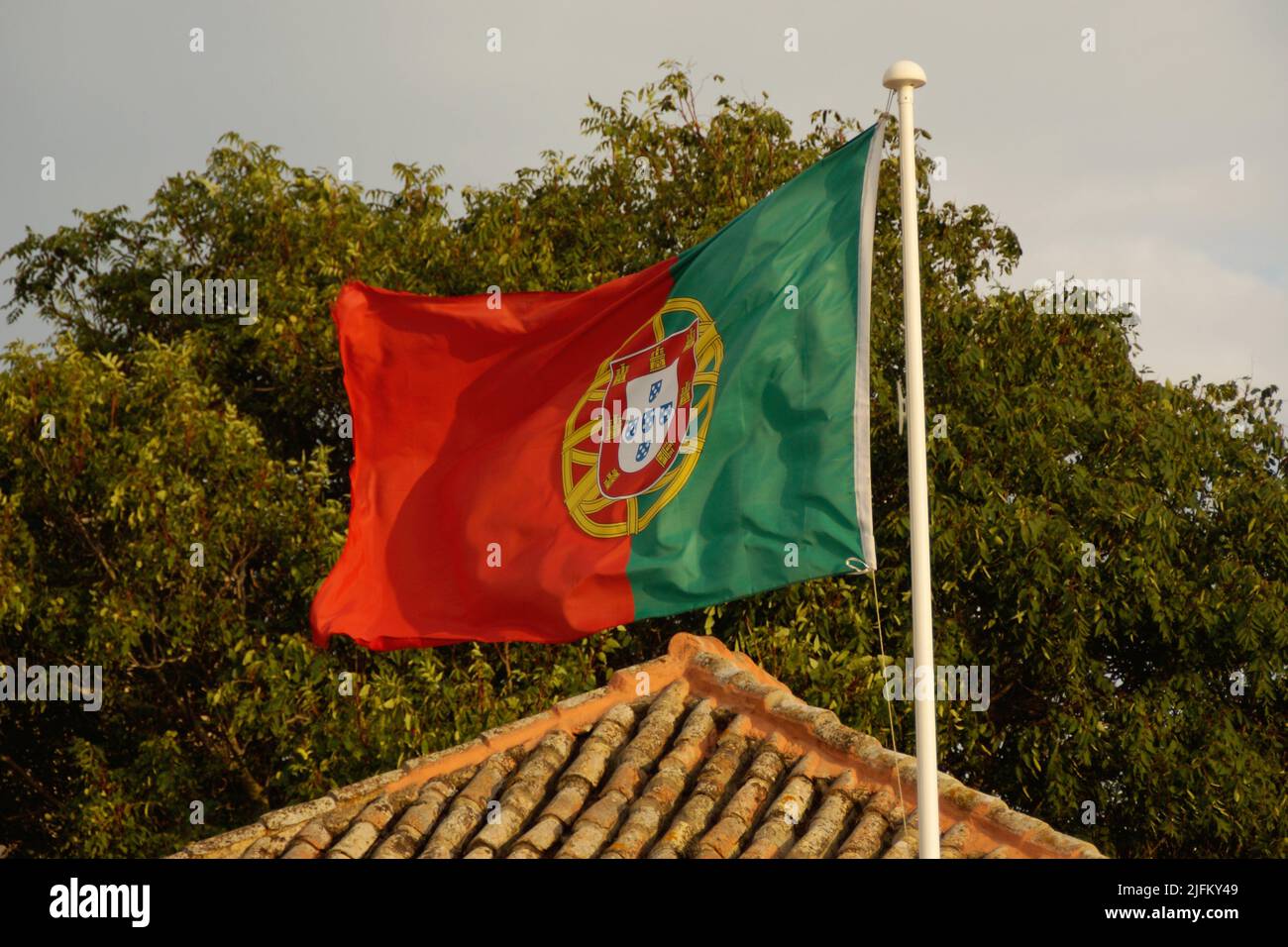 Faro (Algarve) Portugal. Drapeau du Portugal dans la ville de Faro. Banque D'Images