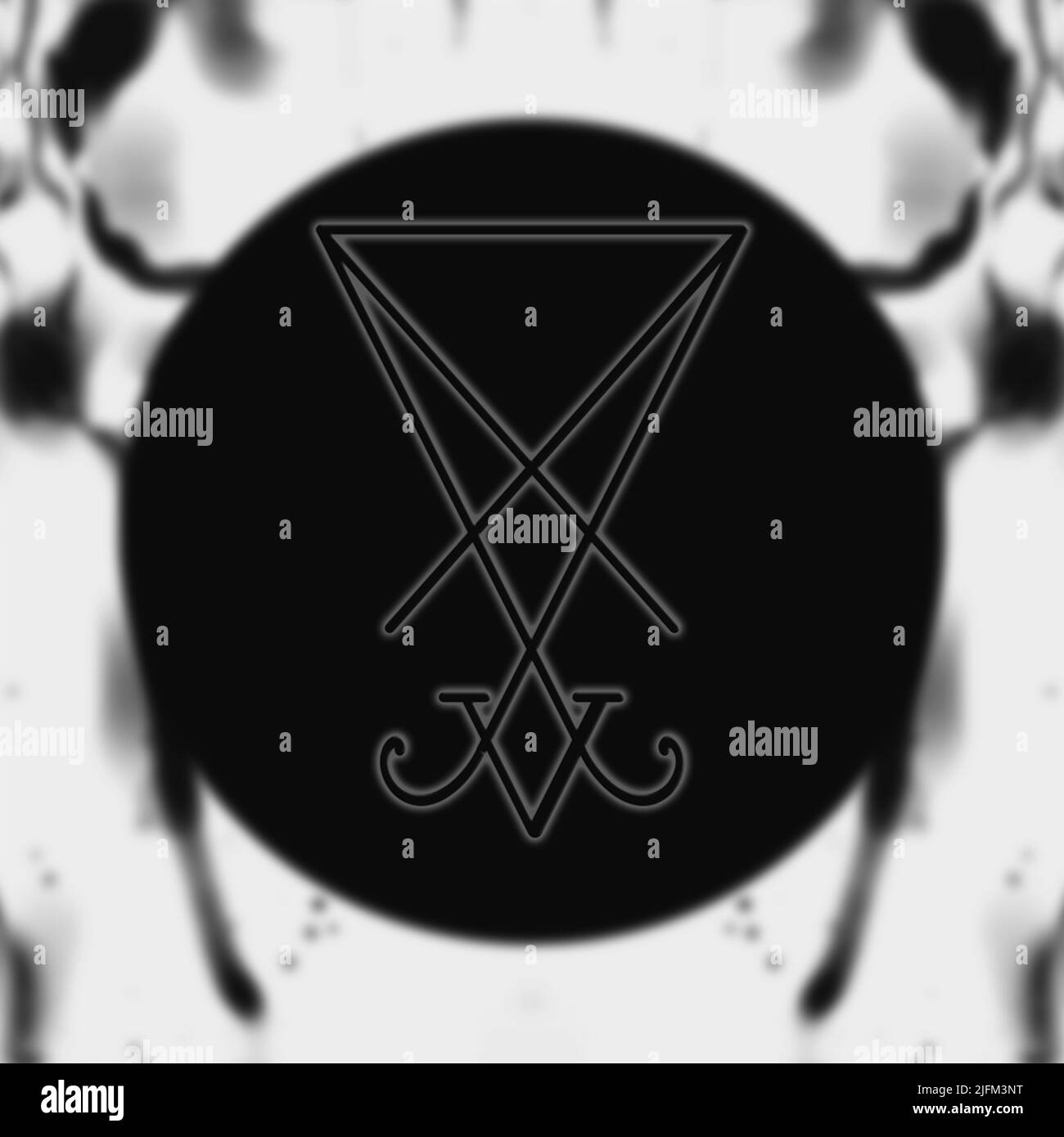 Sigil de Lucifer à l'intérieur d'un cercle, symbole magique, fond noir et blanc Banque D'Images