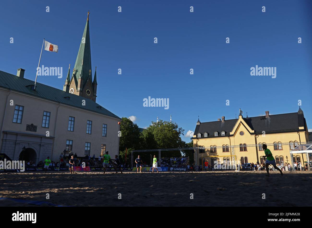 La semaine suédoise de championnat (en suédois: SM-veckan) pendant le samedi à Linköping, Suède. Dans la photo: Beach football. Sémifinal entre Bemannia FC Stockholm - YMCA Linköping, à Borggården, Linköping, Suède. Banque D'Images