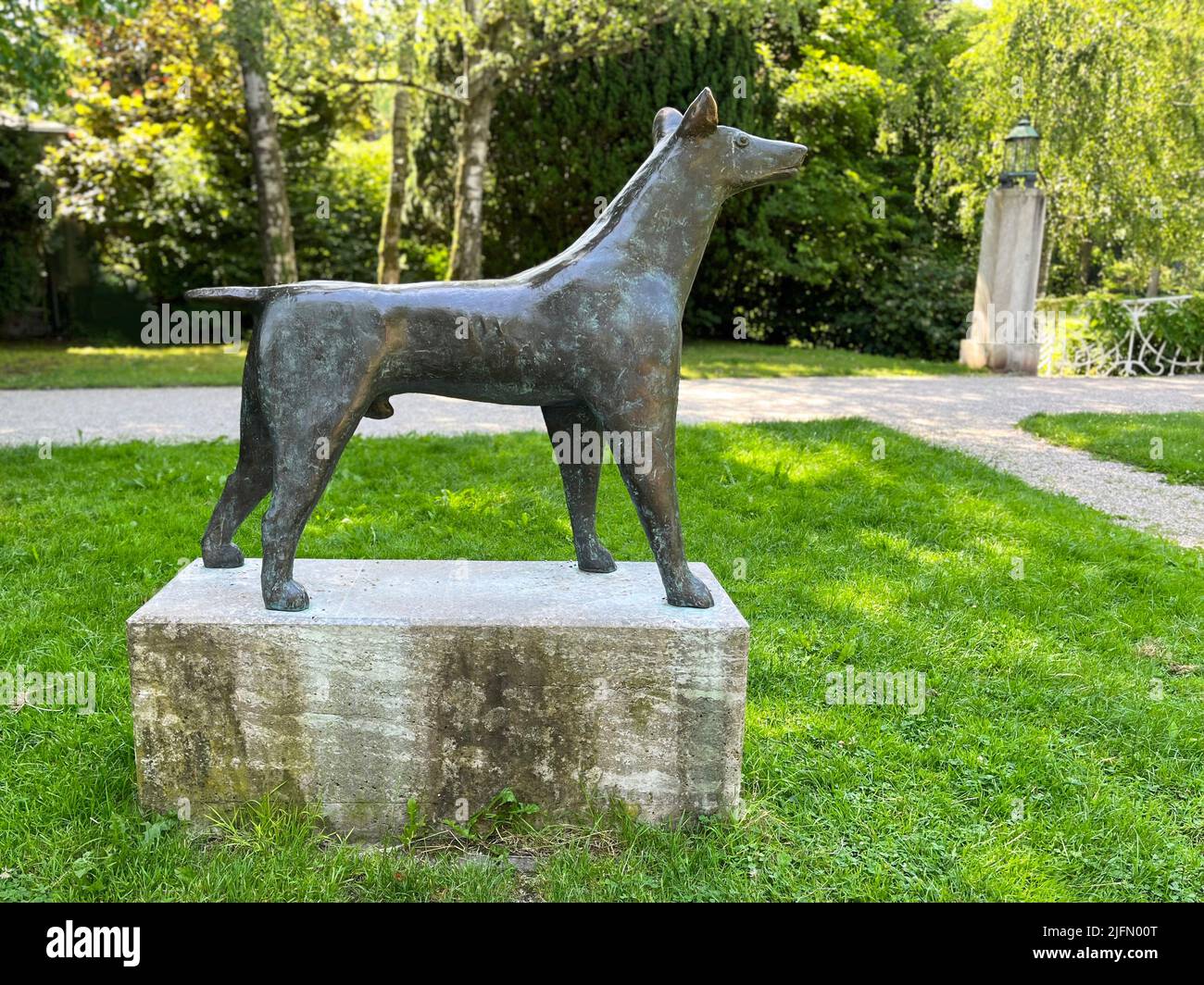 Statue de chien moderne Banque D'Images