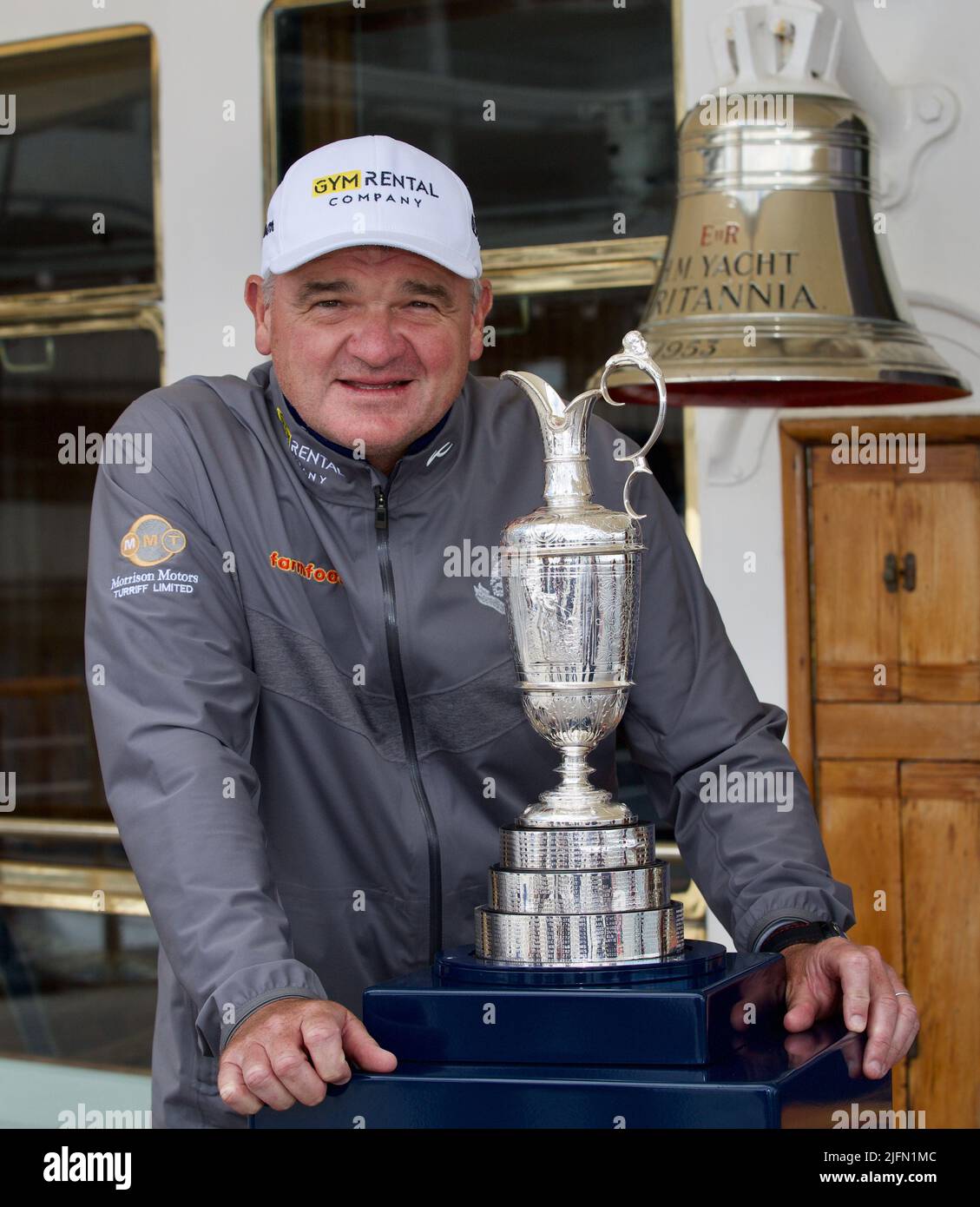 Edinburgh, Écosse, 04/07/2022, Paul Lawrie avec Claret Jug 3, ' avec 'Edinburgh, Écosse, 04/07/2022, gagnant 1999 Paul Lawrie avec le Claret Jug sur sa visite au yacht royal Britannia dans le cadre d'une visite du Royaume-Uni, Edimbourg, Écosse, 04/07/2022, Paul Lawrie avec Claret Jug 3, Banque D'Images