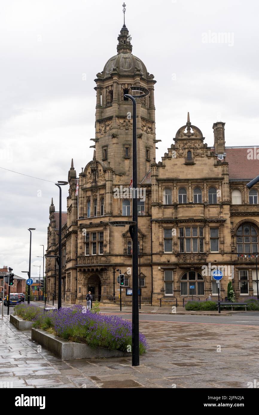 La 1e année a classé County Hall ou West Riding County Hall, siège du conseil du district métropolitain de Wakefield à Wakefield, au Royaume-Uni. Banque D'Images